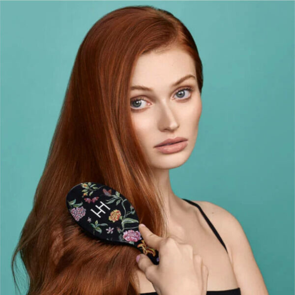 Hush & Hush Deeplyrooted Hair Brush with Model